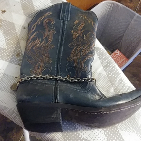Cowboy boots - Picture 3 of 3